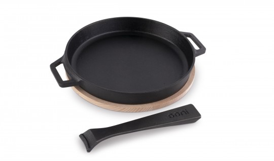 ooni-cast-iron-skillet-8412100.jpeg